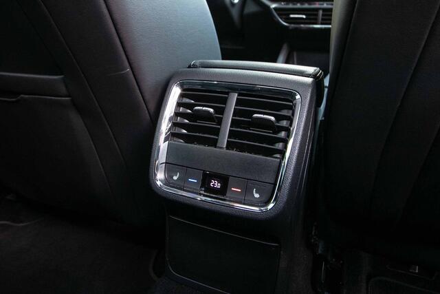 Skoda OCTAVIA Combi 1.4 TSI iV PHEV Business Edition Plus - All-in rijklrprs | Panodak | HUD | Stoel/stuurverw. | Memory