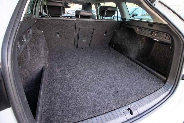 Skoda OCTAVIA Combi 1.4 TSI iV PHEV Business Edition Plus - All-in rijklrprs | Panodak | HUD | Stoel/stuurverw. | Memory
