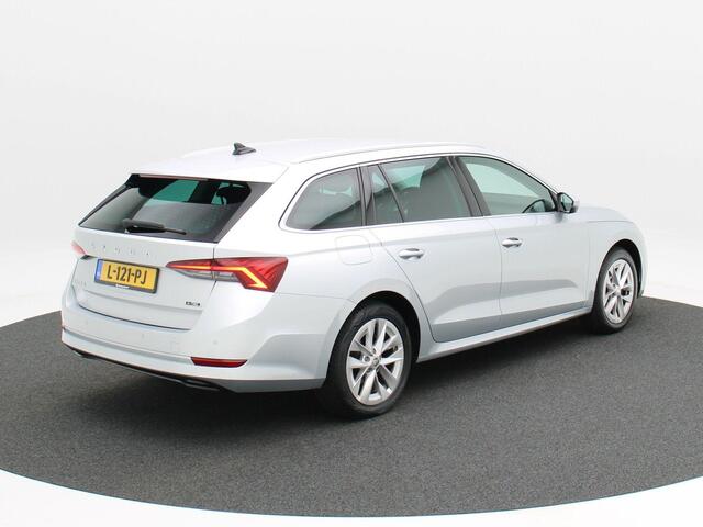 Skoda OCTAVIA Combi 1.0 e-TSi 110 Pk Automaat Business Edition | Cruise Control | Parkeersensoren | CarPlay | Navigatie | Bluetooth | 74.326 Km!!
