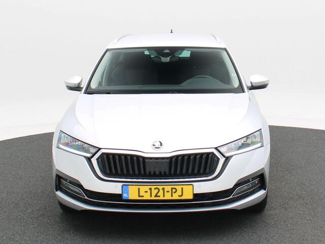 Skoda OCTAVIA Combi 1.0 e-TSi 110 Pk Automaat Business Edition | Cruise Control | Parkeersensoren | CarPlay | Navigatie | Bluetooth | 74.326 Km!!