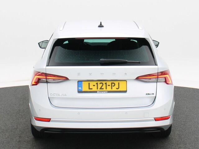 Skoda OCTAVIA Combi 1.0 e-TSi 110 Pk Automaat Business Edition | Cruise Control | Parkeersensoren | CarPlay | Navigatie | Bluetooth | 74.326 Km!!