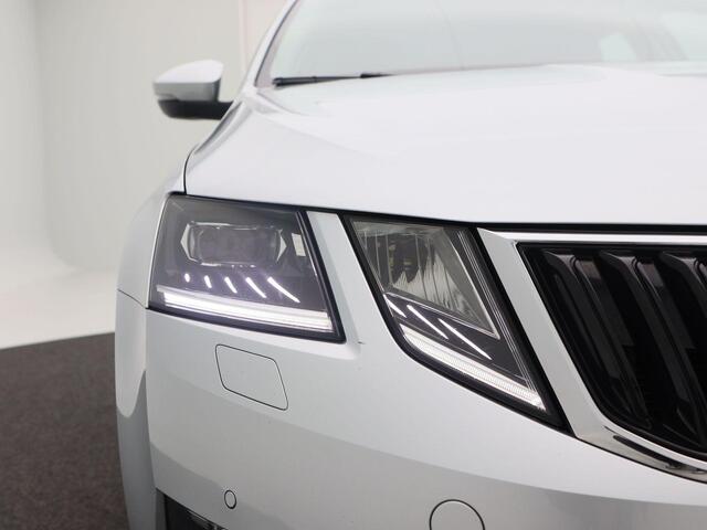 Skoda OCTAVIA Combi 1.5 TSi 150 Pk Automaat Business Edition Plus | Full LED | Trekhaak | Navigatie | Virtual Dashboard | 17 Inch | 92.148 Km!!
