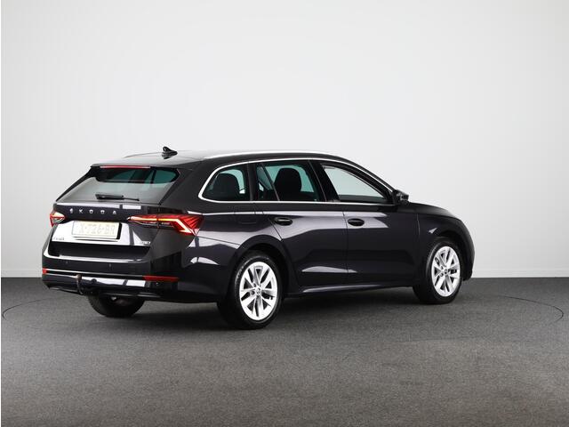 Skoda OCTAVIA Combi 1.0 e-TSI Business Edition Plus 110 pk Automaat (DSG) | Verlengde garantie | Navigatie | Trekhaak | Parkeersensoren | Adaptieve cruise control | Stoelverwarming |