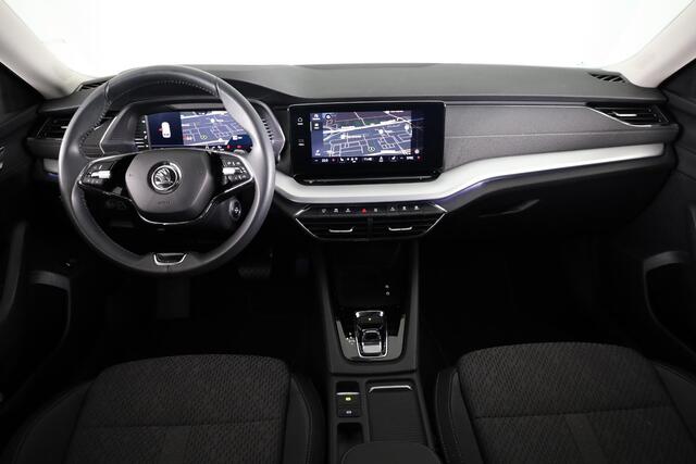 Skoda OCTAVIA Combi 1.0 e-TSI Business Edition Plus 110 pk Automaat (DSG) | Verlengde garantie | Navigatie | Trekhaak | Parkeersensoren | Adaptieve cruise control | Stoelverwarming |