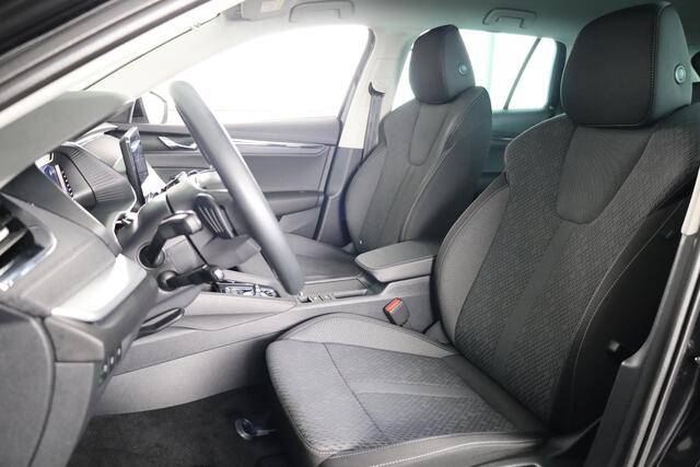 Skoda OCTAVIA Combi 1.0 e-TSI Business Edition Plus 110 pk Automaat (DSG) | Verlengde garantie | Navigatie | Trekhaak | Parkeersensoren | Adaptieve cruise control | Stoelverwarming |