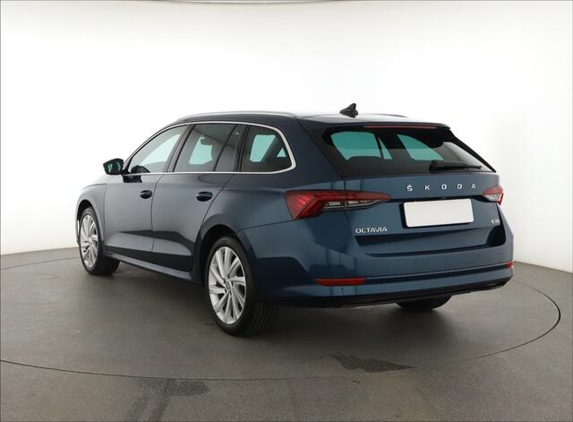 Skoda OCTAVIA Combi 1.5 e-TSI Business Edition | VERWACHT | Adapt. Cruise | Matrix LED | 18" | Stoelverw. | Camera