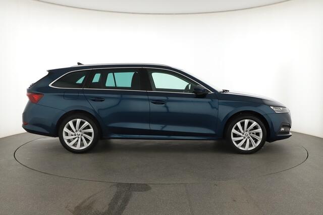 Skoda OCTAVIA Combi 1.5 e-TSI Business Edition | VERWACHT | Adapt. Cruise | Matrix LED | 18" | Stoelverw. | Camera