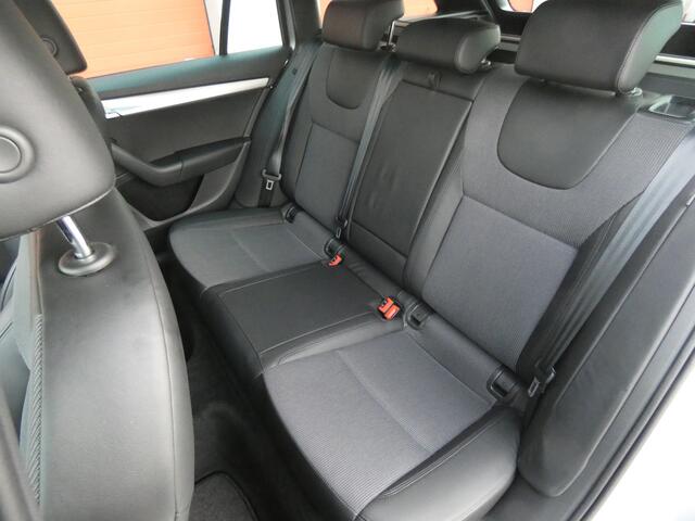 Skoda OCTAVIA Combi 1.5 TSI Greentech Business Edition/ lage km/ compleet!