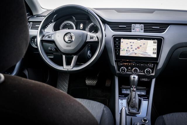 Skoda OCTAVIA Combi 1.6 TDi Automaat Style Business | Adapt. Cruise | Trekhaak | 17 inch LMV | Canton Audio | Keyless