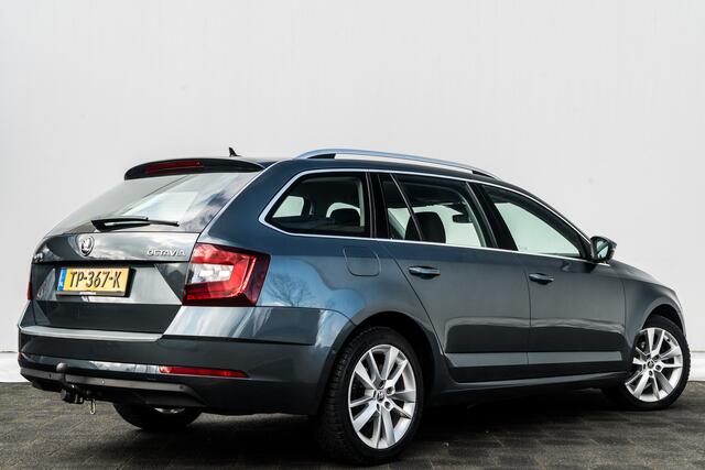 Skoda OCTAVIA Combi 1.6 TDi Automaat Style Business | Adapt. Cruise | Trekhaak | 17 inch LMV | Canton Audio | Keyless