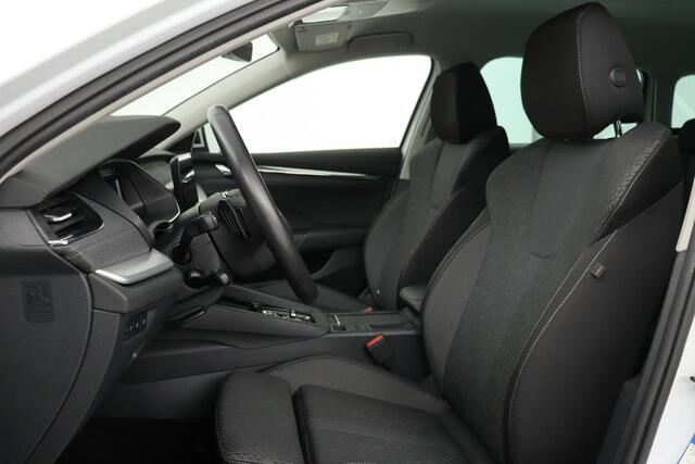 Skoda OCTAVIA 1.4 TSI iV PHEV Style | Head-Up | Massage | Stoel & achterbankverwarming | Camera | Carplay | Adaptive cruise | Full LED | Navigatie