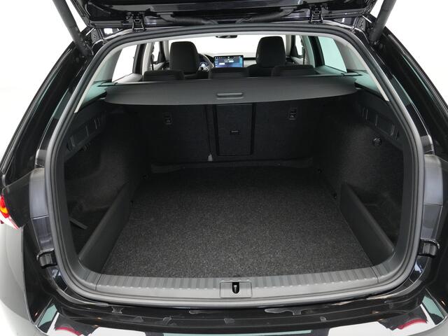 Skoda OCTAVIA Combi 1.5 TSI 115 6MT Business Edition Plus | Achteruitrijcamera | Achteruitrijcamera | Chromen grille