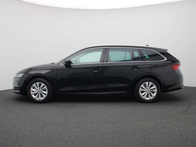 Skoda OCTAVIA Combi 1.5 TSI MHEV Business Edition 150PK DSG verwarmde voorruit, elektrische acherklep, full led, adaptive cruise, stuur-stoelverwarming, achteruitrijcamera, alarm, keyless, 18" lichtmetaal