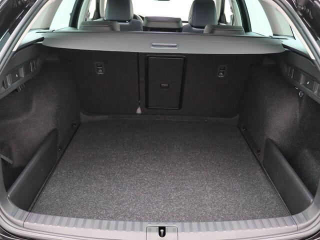 Skoda OCTAVIA Combi 1.5 TSI MHEV Business Edition 150PK DSG verwarmde voorruit, elektrische acherklep, full led, adaptive cruise, stuur-stoelverwarming, achteruitrijcamera, alarm, keyless, 18" lichtmetaal
