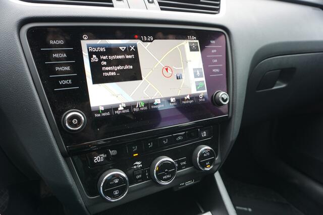 Skoda OCTAVIA Combi 1.0 TSI Greentech Business | TREKHAAK | METALLIC ROOD | CARPLAY |
