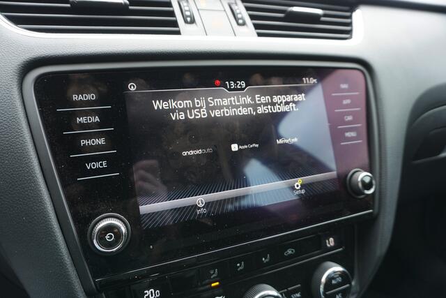 Skoda OCTAVIA Combi 1.0 TSI Greentech Business | TREKHAAK | METALLIC ROOD | CARPLAY |