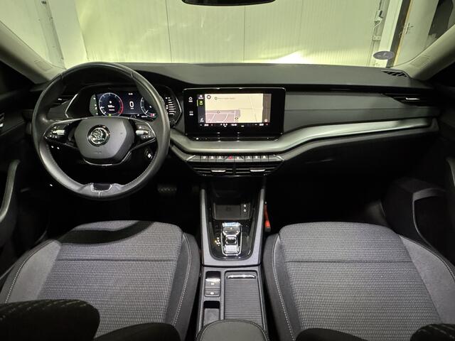 Skoda OCTAVIA 1.0 e-TSI AUTOMAAT Business Edition DIGI-DASH LED 2XPDC LMV