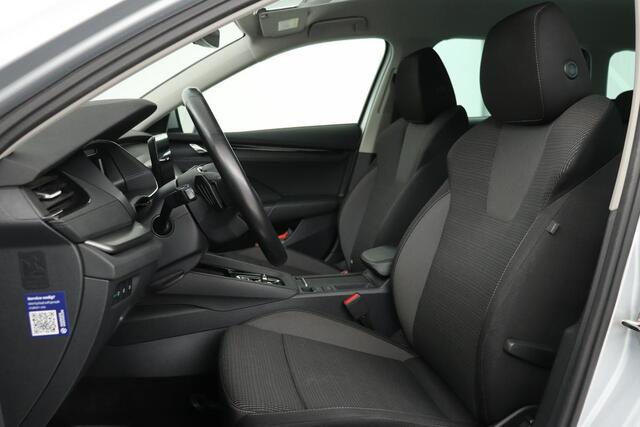 Skoda OCTAVIA 1.4 TSI iV PHEV Business Edition | Trekhaak | Stoelverwarming | Trekhaak | Carplay | Full LED | Navigatie | PDC | Climate control
