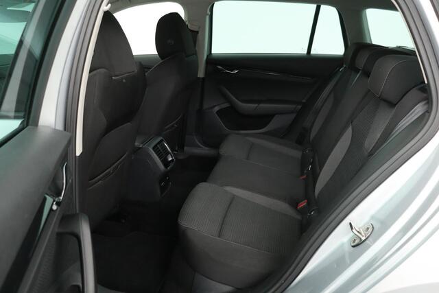 Skoda OCTAVIA 1.4 TSI iV PHEV Business Edition | Trekhaak | Stoelverwarming | Trekhaak | Carplay | Full LED | Navigatie | PDC | Climate control