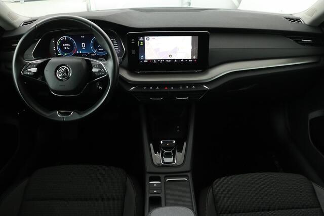 Skoda OCTAVIA 1.4 TSI iV PHEV Business Edition | Trekhaak | Stoelverwarming | Trekhaak | Carplay | Full LED | Navigatie | PDC | Climate control