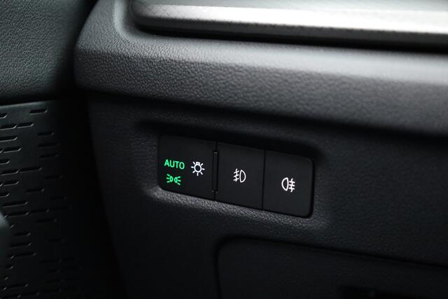 Skoda OCTAVIA Combi 1.5 e-TSI Business Edition | Navi | Adapt. Cruise | Trekhaak | Camera | Stoel- Stuurverw. |