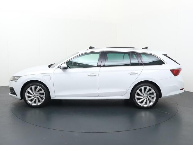 Skoda OCTAVIA Combi 1.4 TSI iV PHEV Business Edition Plus | 204 PK | Panoramadak | El. achterklep | Navigatiesysteem Columbus |