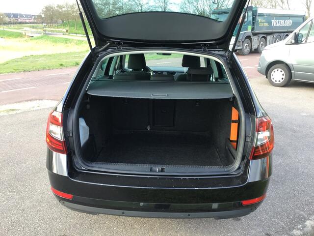 Skoda OCTAVIA Combi 1.0 TSI Greentech Ambition Business Bj2019 btw airco apk november2025
