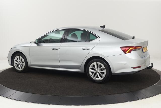 Skoda OCTAVIA 1.0 e-TSI Business Edition Plus | Stoelverwarming | Trekhaak | Camera | Adaptive cruise | Memory | Carplay | Side Assist | Full LED | Keyless | Park Assist | Navigatie