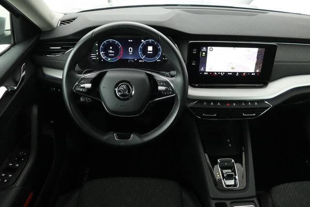 Skoda OCTAVIA 1.0 e-TSI Business Edition Plus | Stoelverwarming | Trekhaak | Camera | Adaptive cruise | Memory | Carplay | Side Assist | Full LED | Keyless | Park Assist | Navigatie