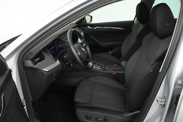 Skoda OCTAVIA 1.0 e-TSI Business Edition Plus | Stoelverwarming | Trekhaak | Camera | Adaptive cruise | Memory | Carplay | Side Assist | Full LED | Keyless | Park Assist | Navigatie
