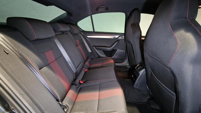 Skoda OCTAVIA 1.5 TSI Greentech Sport Business | 18 inch | DAB