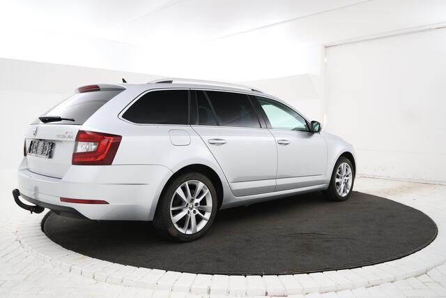 Skoda OCTAVIA Combi 1.6 TDI Greentech Style Business Navigatie, Trekhaak, Virtual, Apple Carplay, Stoelverwarming