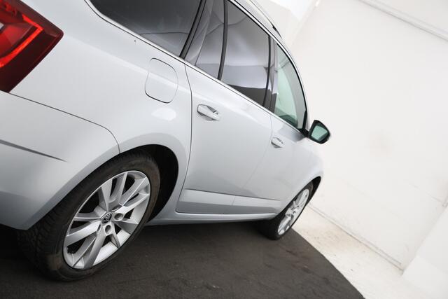 Skoda OCTAVIA Combi 1.6 TDI Greentech Style Business Navigatie, Trekhaak, Virtual, Apple Carplay, Stoelverwarming