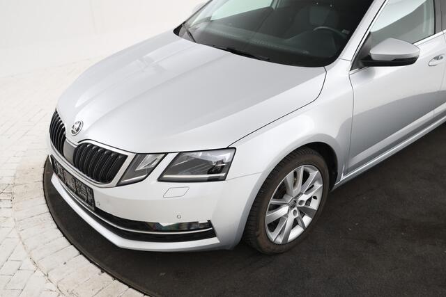 Skoda OCTAVIA Combi 1.6 TDI Greentech Style Business Navigatie, Trekhaak, Virtual, Apple Carplay, Stoelverwarming