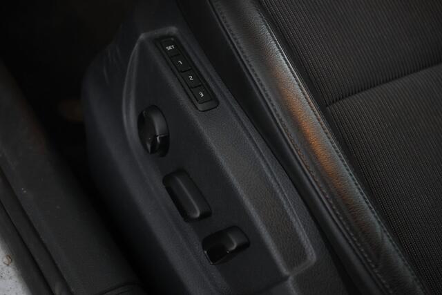 Skoda OCTAVIA Combi 1.6 TDI Greentech Style Business Navigatie, Trekhaak, Virtual, Apple Carplay, Stoelverwarming