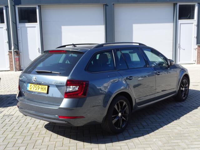 Skoda OCTAVIA Combi 1.0 TSI Greentech Style Business Achteruit rij Camera , Navigatie, Multimedia, Airco/ECC, Cruisecontrol, Bedienbaar stuur, Parkeersensoren