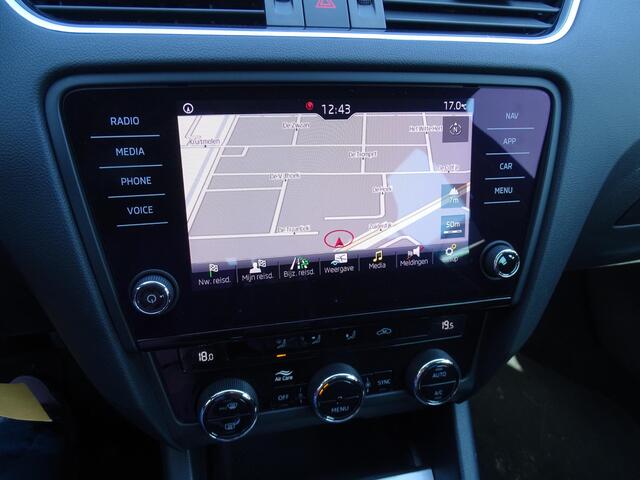 Skoda OCTAVIA Combi 1.0 TSI Greentech Style Business Achteruit rij Camera , Navigatie, Multimedia, Airco/ECC, Cruisecontrol, Bedienbaar stuur, Parkeersensoren