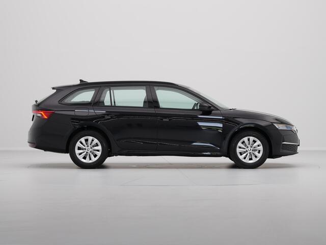 Skoda OCTAVIA Combi 1.5 TSI e-TEC MHEV 115 7DSG First Edition | Achteruitrijcamera | Chromen grille | Climatronic, elektronische airconditioning met twee zones