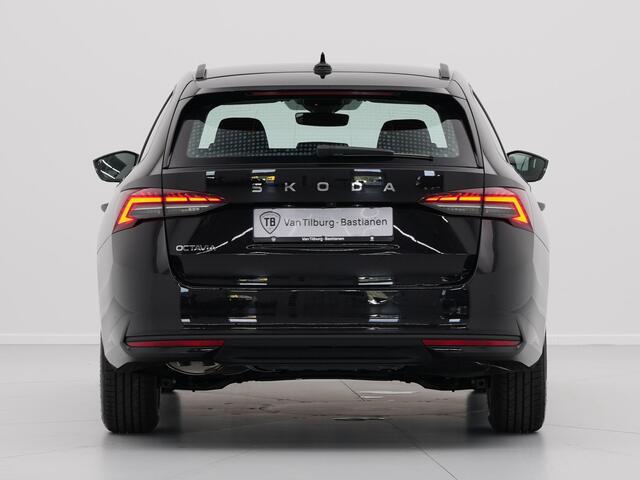 Skoda OCTAVIA Combi 1.5 TSI e-TEC MHEV 115 7DSG First Edition | Achteruitrijcamera | Chromen grille | Climatronic, elektronische airconditioning met twee zones