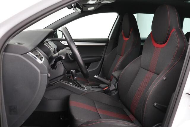 Skoda OCTAVIA 1.5 TSI Sport | Carplay | Sportstoelen | Trekhaak | Navigatie | DAB | Climate control | PDC | Cruise control | Sportstuur