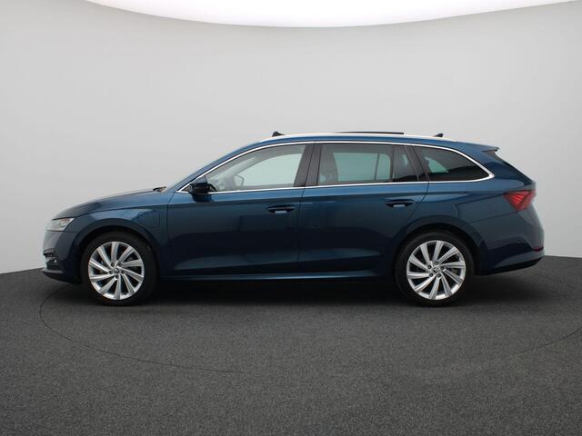 Skoda OCTAVIA Combi 1.4 TSI iV PHEV Business Edition Plus 204PK DSG Pano-Schuifdak, Head-Up Display, Memory Stoel, Achteruitrijcamera, Adaptieve Cruise Controle, Side Assist, 18" LM Velgen, Stoelverwarming