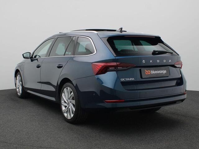 Skoda OCTAVIA Combi 1.4 TSI iV PHEV Business Edition Plus 204PK DSG Pano-Schuifdak, Head-Up Display, Memory Stoel, Achteruitrijcamera, Adaptieve Cruise Controle, Side Assist, 18" LM Velgen, Stoelverwarming