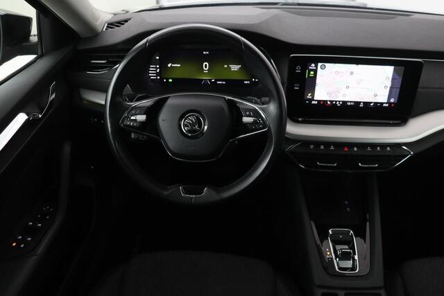 Skoda OCTAVIA 1.0 e-TSI Business Edition Plus | Stoelverwarming | Trekhaak | Adaptive cruise | Carplay | Full LED | Keyless | Sfeerverlichting