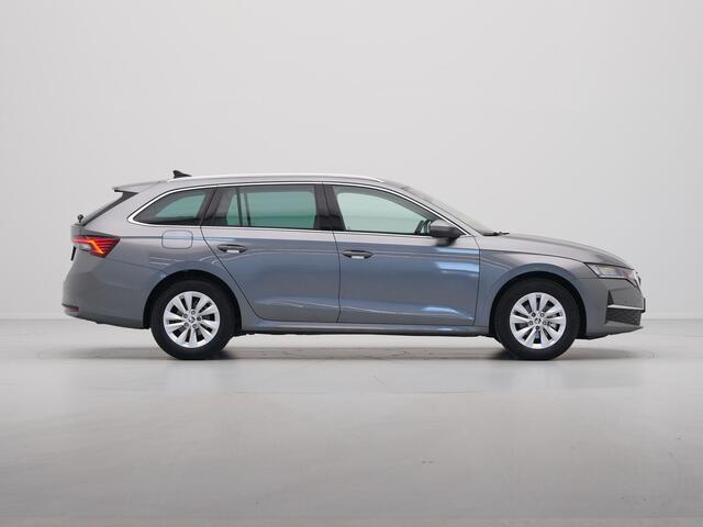 Skoda OCTAVIA Combi 1.5 TSI MHEV Business Edition Navigatie Keyless Privacy Glas Lm Velgen Nieuw Model
