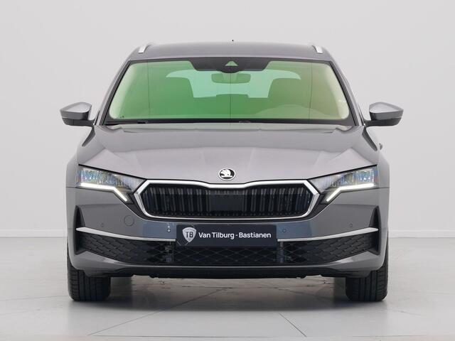 Skoda OCTAVIA Combi 1.5 TSI MHEV Business Edition Navigatie Keyless Privacy Glas Lm Velgen Nieuw Model