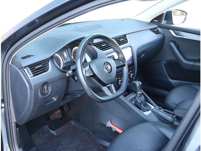 Skoda OCTAVIA Combi 150pk TSI Edition Plus | 1ste eigenaar | LEER | LED | 17"LMV | Navigatie | Keyless | AUTOMAAT