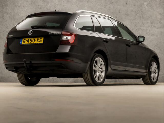 Skoda OCTAVIA Combi 1.0 TSI Greentech Clever Edition Automaat (APPLE CARPLAY, GROOT NAVI, CLIMATE, STOELVERWARMING, LEDER, SPORTSTOELEN, GETINT GLAS, CRUISE, LM VELGEN, NIEUWE APK, NIEUWSTAAT)