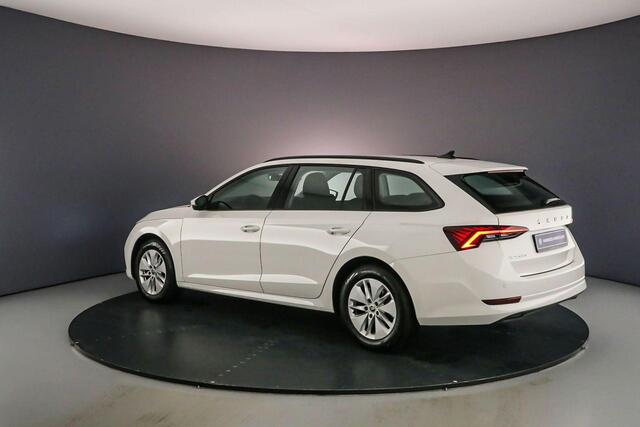Skoda OCTAVIA Combi Business Edition 1.0 TSI 110pk Cruise control, Navigatie, Elektrische achterklep, Parkeersensoren, Airco, DAB, Radio, App connect, LED koplampen
