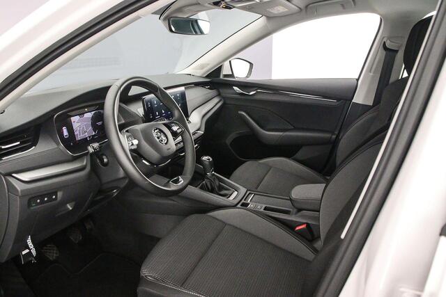 Skoda OCTAVIA Combi Business Edition 1.0 TSI 110pk Cruise control, Navigatie, Elektrische achterklep, Parkeersensoren, Airco, DAB, Radio, App connect, LED koplampen