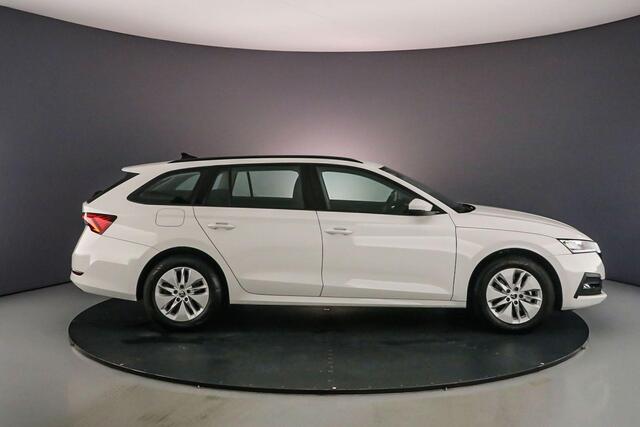 Skoda OCTAVIA Combi Business Edition 1.0 TSI 110pk Cruise control, Navigatie, Elektrische achterklep, Parkeersensoren, Airco, DAB, Radio, App connect, LED koplampen